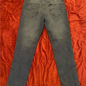 Lee relaxed fit straight leg 38x32